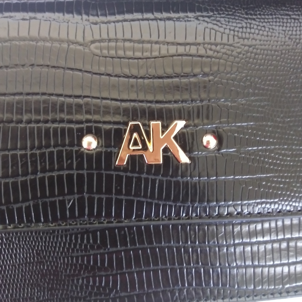 NWT ANNE KLEIN CROSSBODY MINI BAG WALLET ON A CHAIN WITH IPHONE COMPARTMENT - Picture 2 of 13